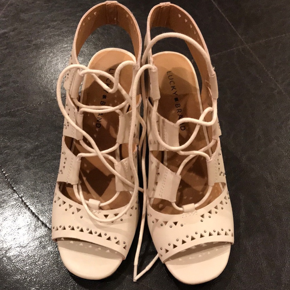 Lucky brand size 8 sandals